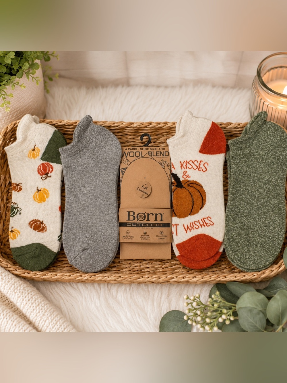 NWT Born Women’s 4 Pair Wool Blend Full Cushion No Show Socks Fall Pumpkin
